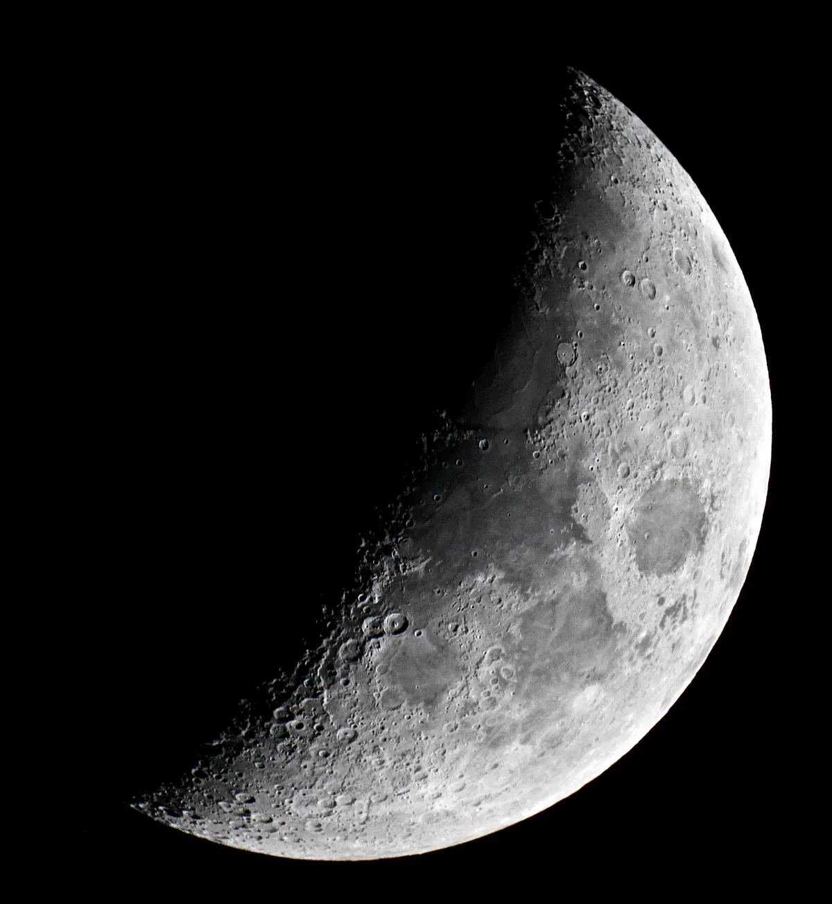 Lovely Luna by Sarah & Simon Fisher, Bromsgrove, Worcestershire. Equipment: Canon 600D, Maksutov 127mm.