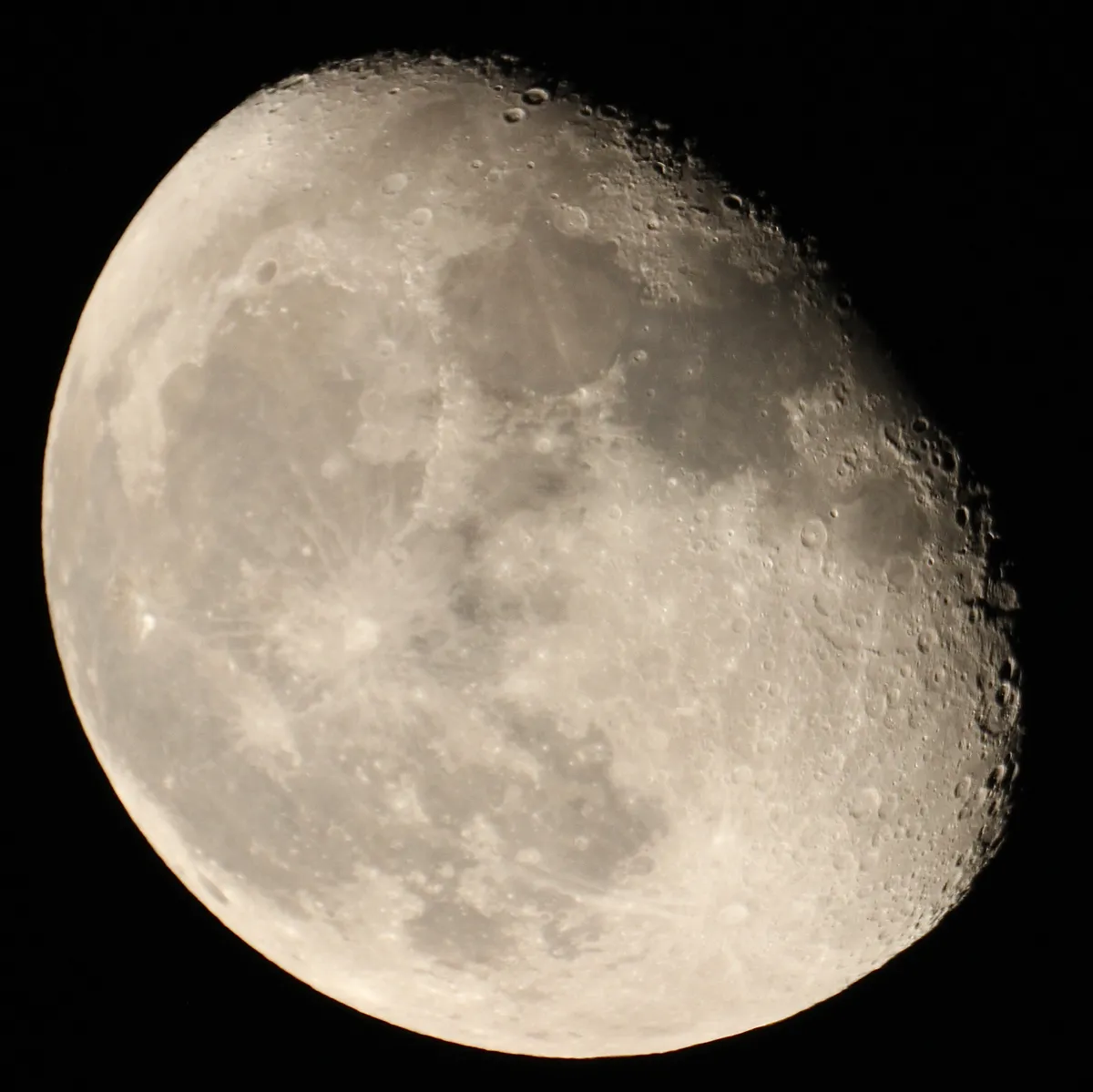 Waning Gibbous Moon by Sarah & Simon Fisher, Bromsgrove, Worcestershire, UK. Equipment: Canon 600D, Mak 127mm.