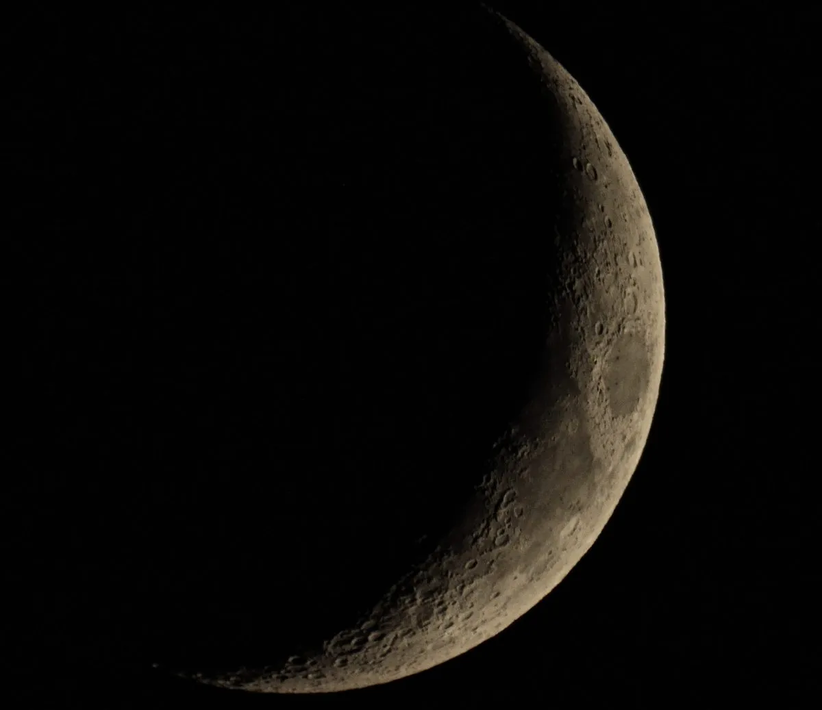 Waxing Crescent Moon by Sarah & Simon Fisher, Bromsgrove, Worcestershire. Equipment: Canon 600D, Mak 127mm