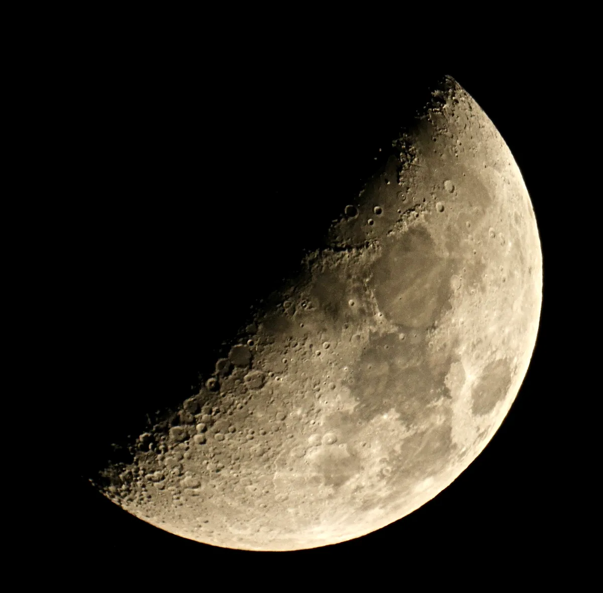 First Quarter Moon by Sarah & Simon Fisher, Bromsgrove, Worcestershire, UK. Equipment: Canon 600D, Maksutov 127mm