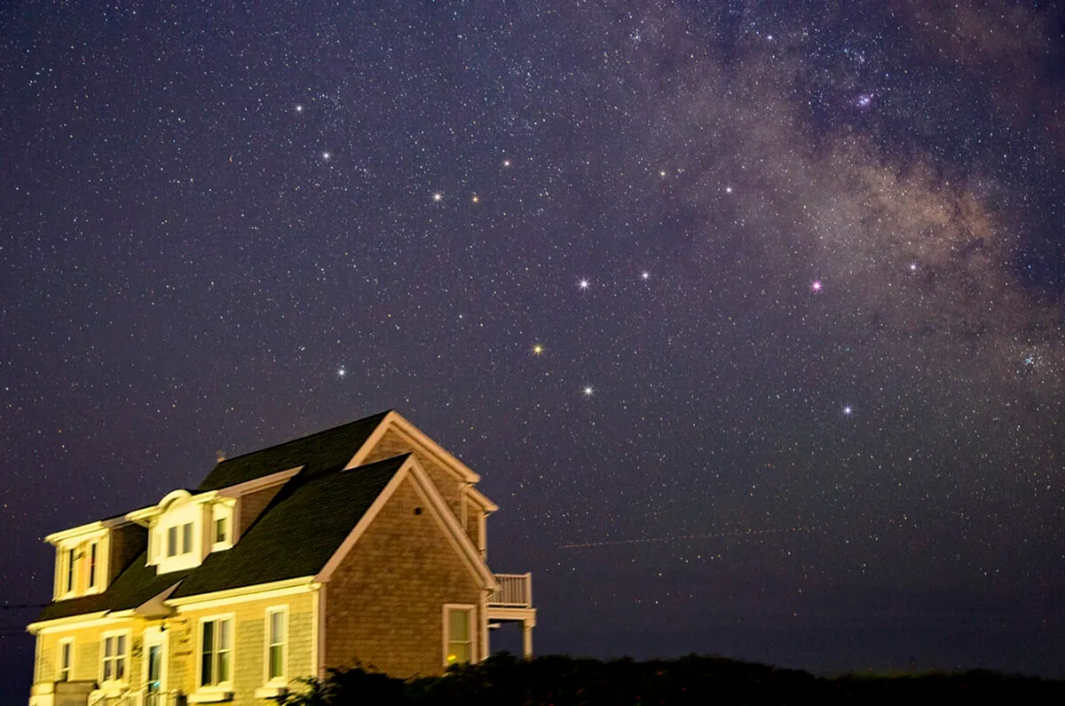 Image of Sagittarius and the Teapot asterism by John Chumack, Cape Cod, MA, USA.