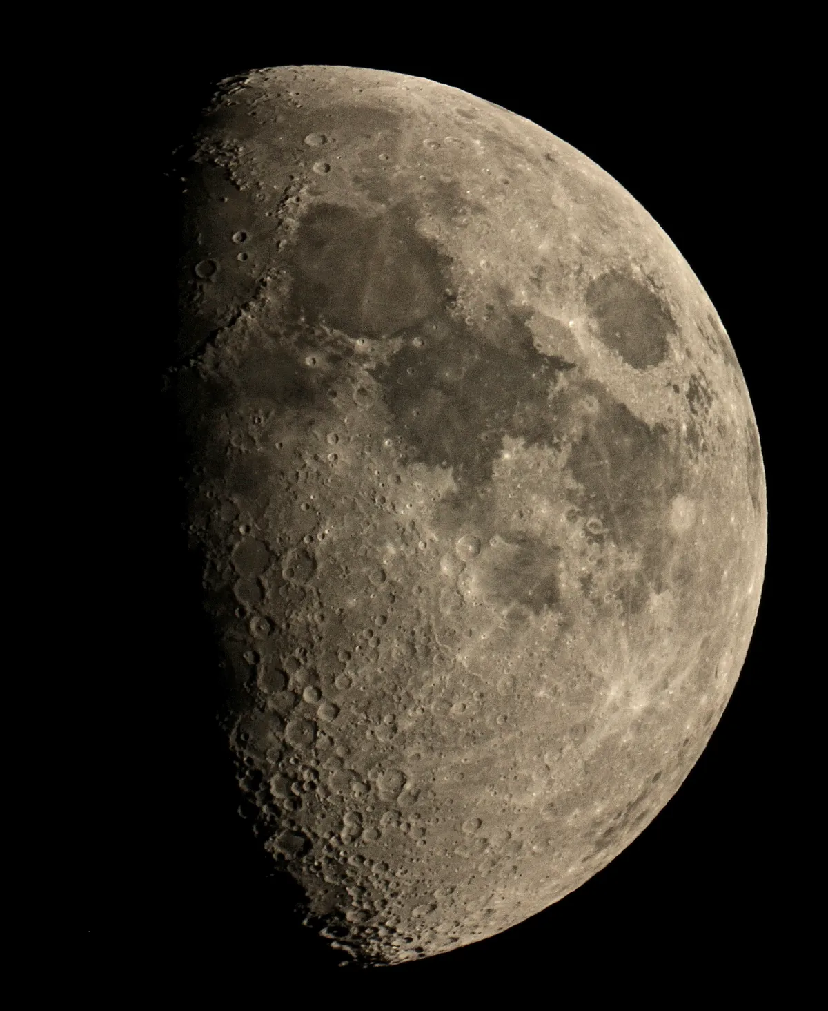 Solstice Moon by Sarah & Simon Fisher, Bromsgrove, Worcestershire, UK. Equipment: Canon 600D, Mak 127mm scope, prime focus single shot.