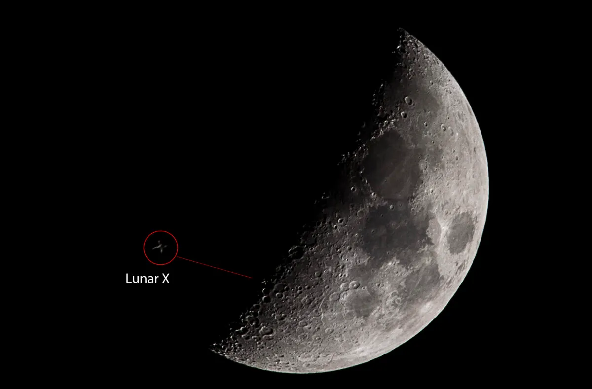 Lunar X by Steve Farrington, Blackpool, UK. Equipment: Nikon D7200, Sigma 150-600mm.
