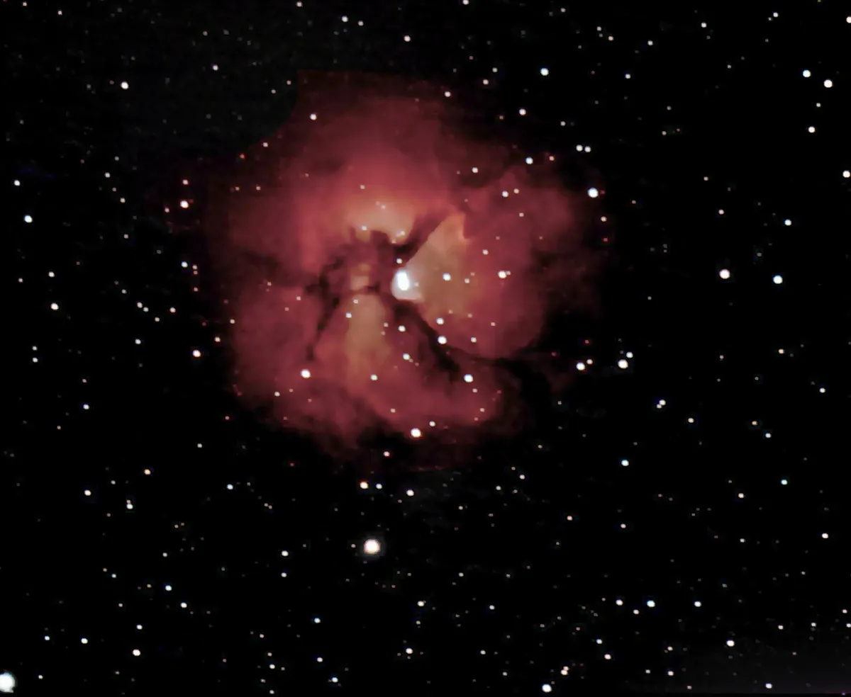 M20 by Ronald Piacenti Junior, Observatorio Norma, Brasilia-DF, Brazil. Equipment: Celestron C6 Schmidt-Cassegrain, HEQ5 Pro mount, ZWO ASI174MC camera, focal reducer 0.63, optilong CLS filter