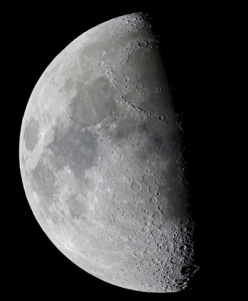 Moon by Alan Mcgough, Manchetser, UK. Equipment: Skywatcher Skymax 127 5