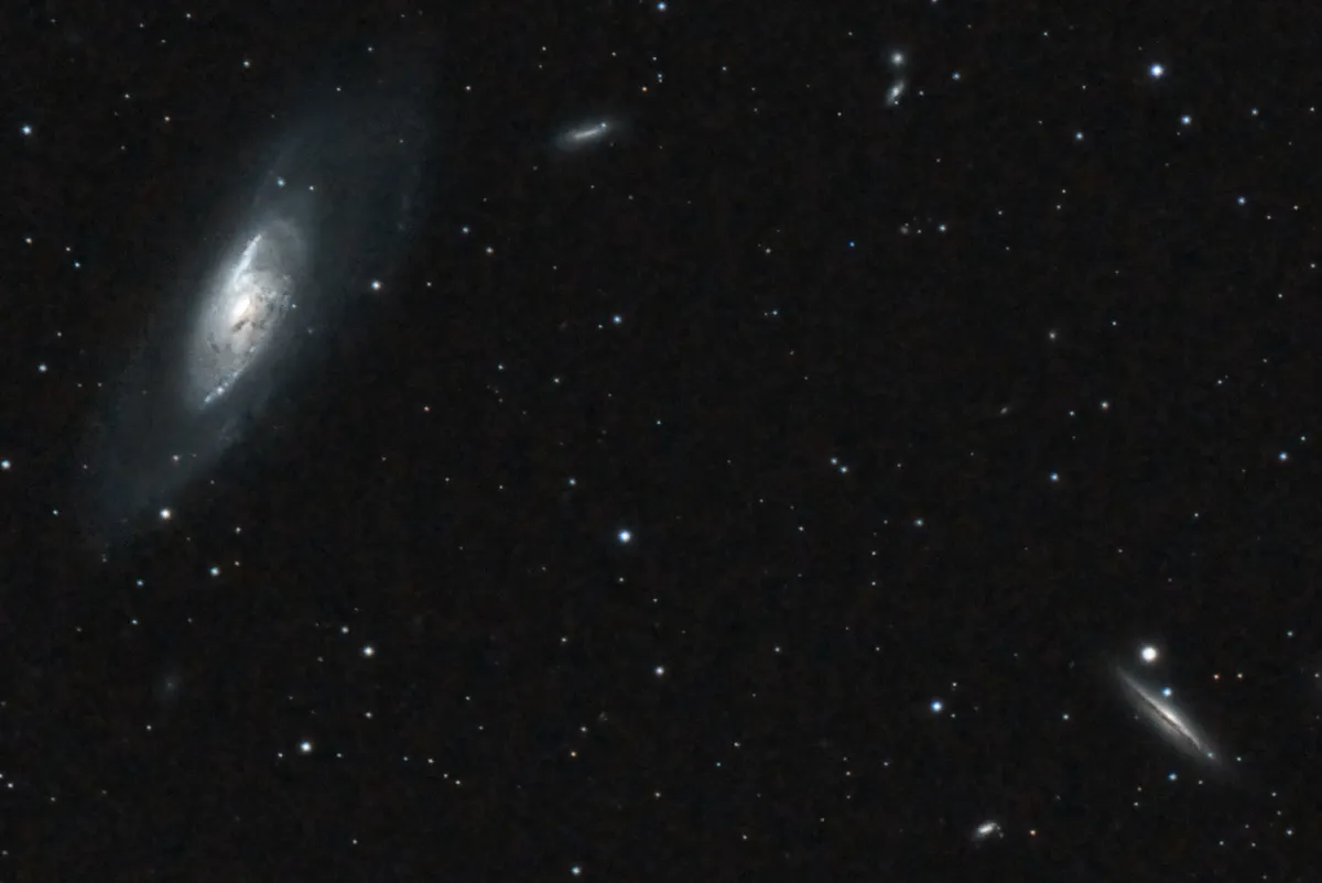 Galaxies in the Hunting Dogs by Tom Howard, Crawley, Sussex. UK. Equipment: Nikon D7000, Meade 5000 127mm refractor, EQ6 mount.