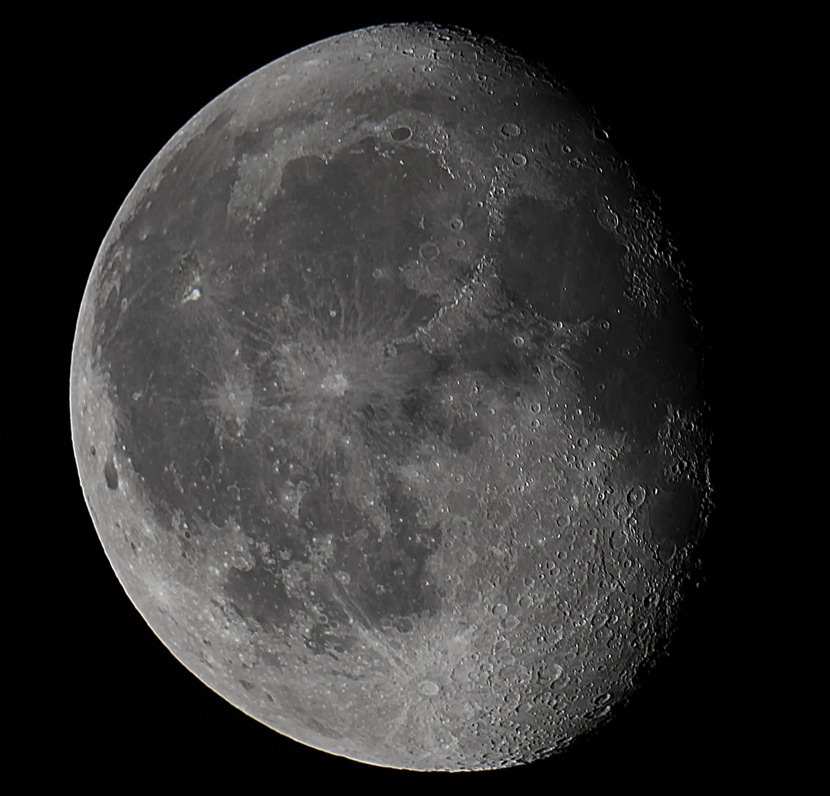 Waning Gibbous Moon by David Blanchflower, Newcastle upon Tyne, UK. Equipment: Sky-Watcher Explorer 200P, manual EQ-5 mount, Canon 1200D.