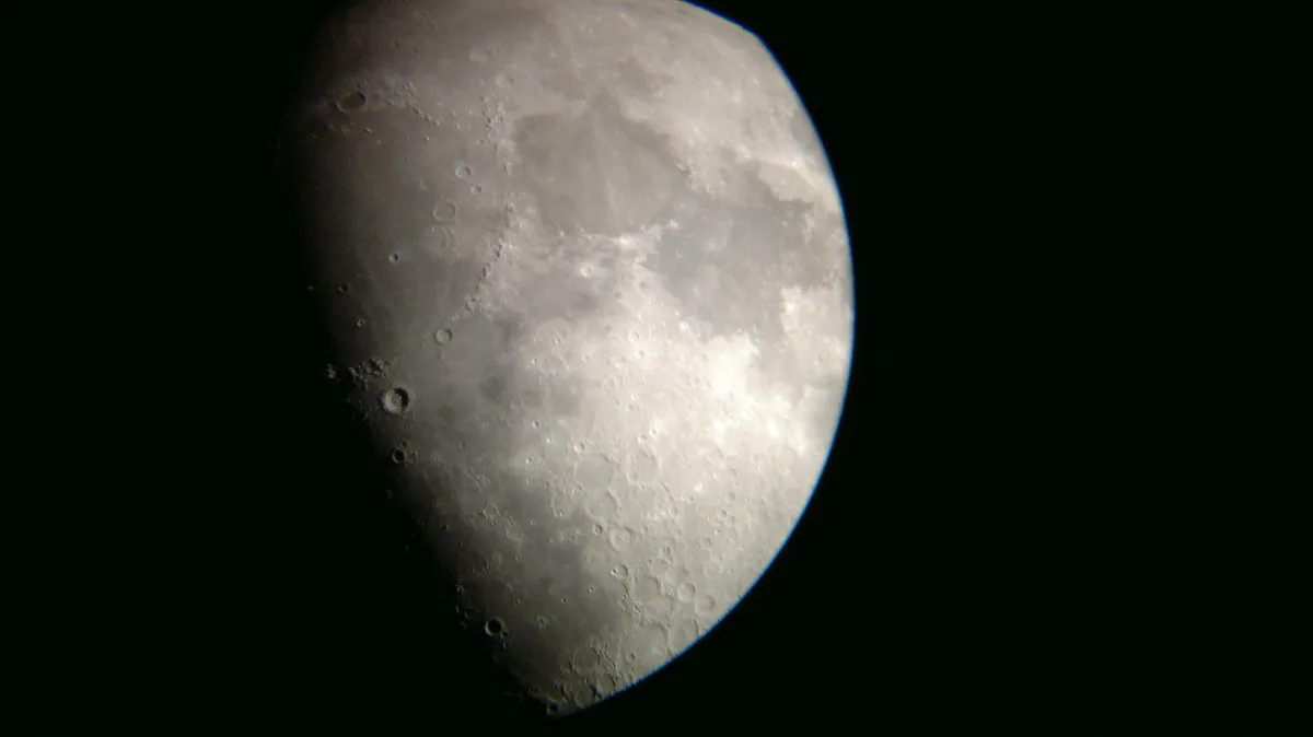 Moon with Nokia N8 by Andy, Derbyshire, UK. Equipment: Sky Watcher EXPLORER-130EM, Nokia N8