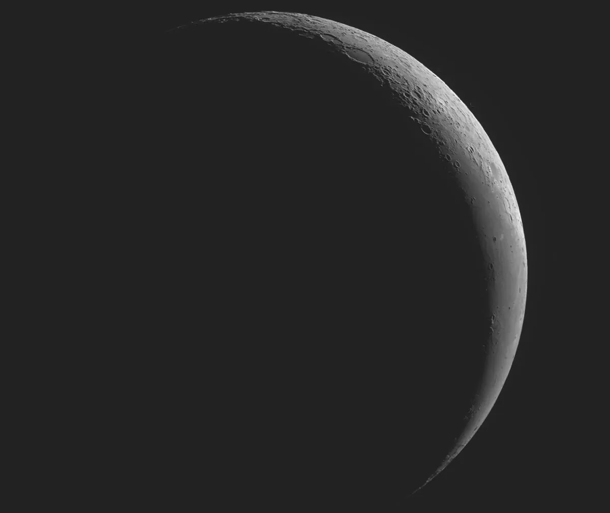 Waning Crescent Moon by Fernando Oliveira De Menezes, New York. Equipment: Esprit 150 ED, Zwo asi 1600mm cooled