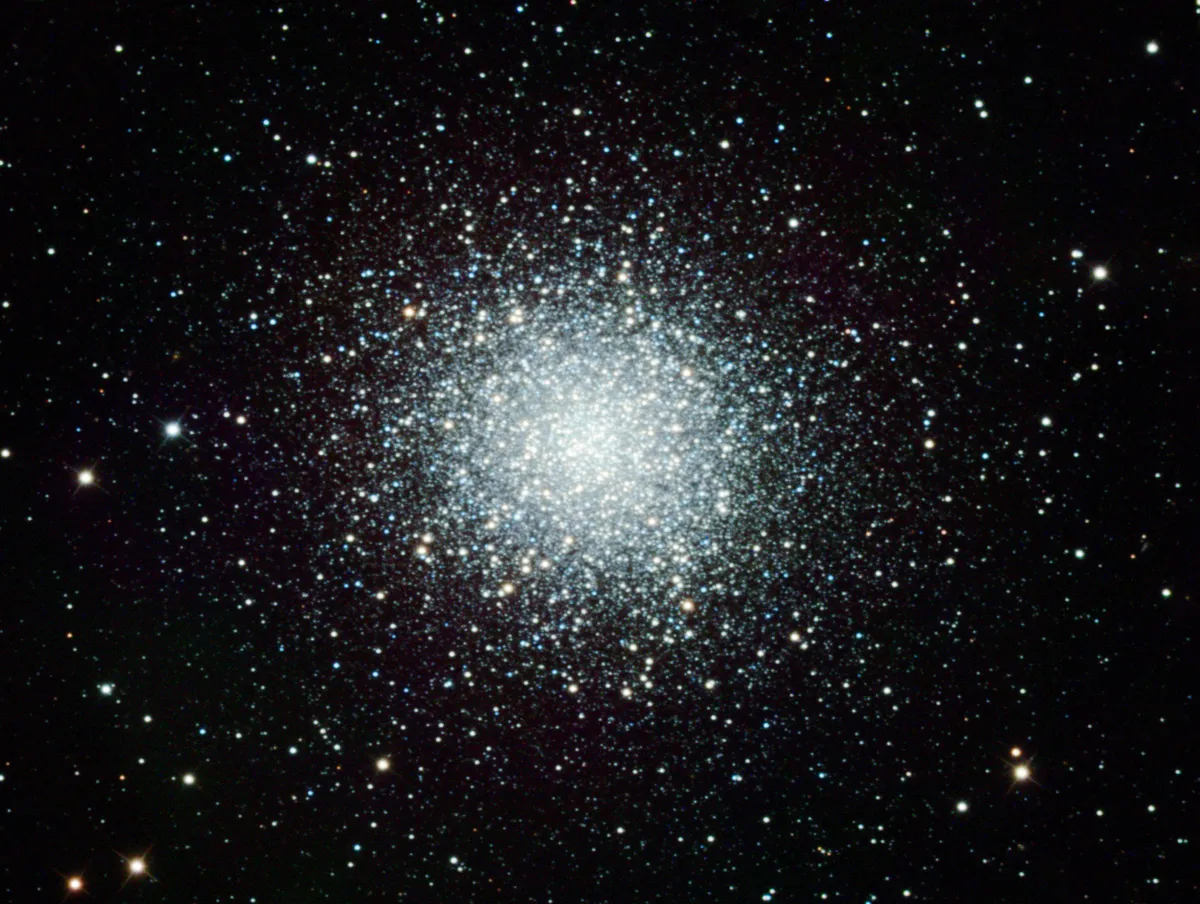 M13 Great Hercules Cluster by Mark Griffith, Swindon, Wiltshire, UK. Equipment: Teleskop service 12