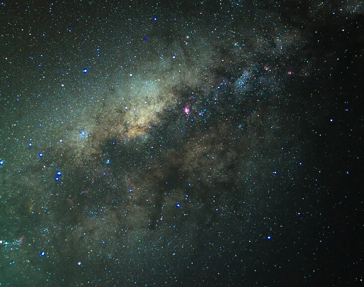 Milky Way by Scott Phillips, Carmarthen, UK. Equipment: Canon 5D mkIII, 35-105mm f3.5 lens