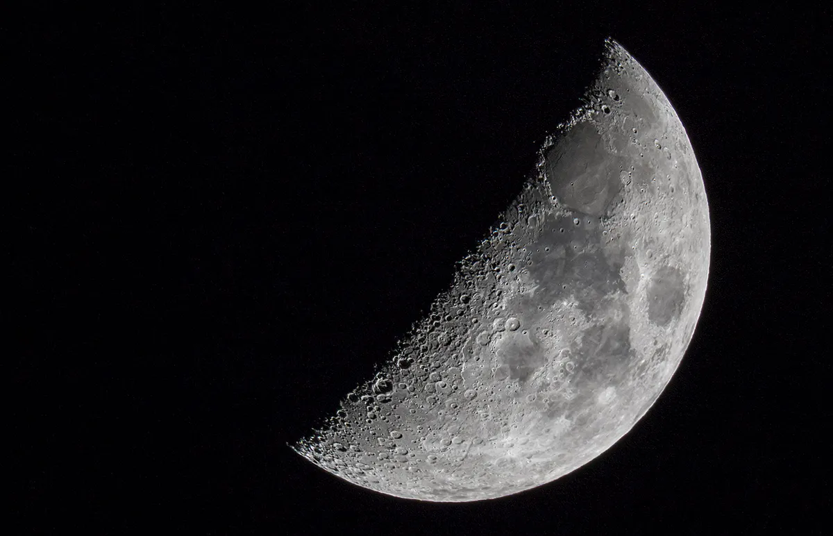 Moon by John Short, Whitburn, Tyne and Wear, UK. Equipment: 80mm Altair triplet , Canon 70D