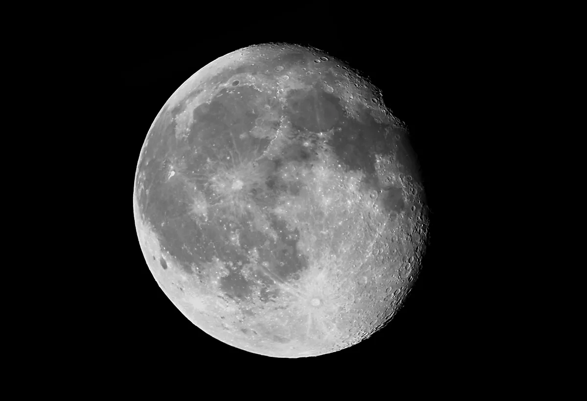 Moon by Stuart Powell, Leeds, UK. Equipment: SW ED80ds pro, Eq5 with motor drives on both axis, sp880 webcam, 2x barlow