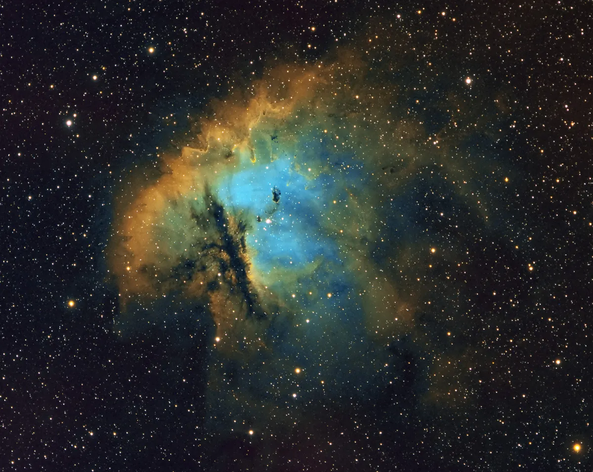 NGC281 (Pacman Nebula) by Chris Heapy, Macclesfield, UK.