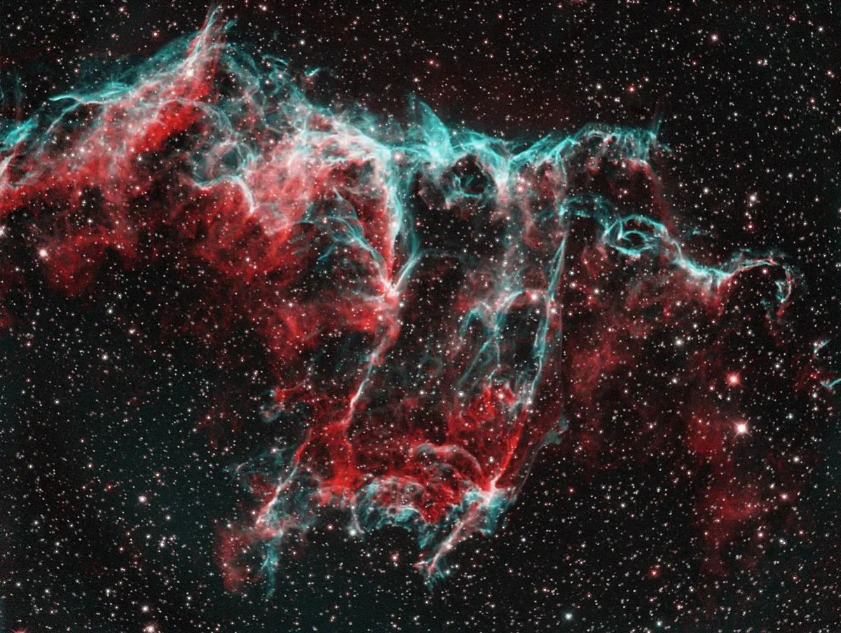 Network Nebula, Eastern Veil, Bicolour Palette by Mark Griffith, Swindon, Wiltshire, UK. Equipment: Teleskop service 12