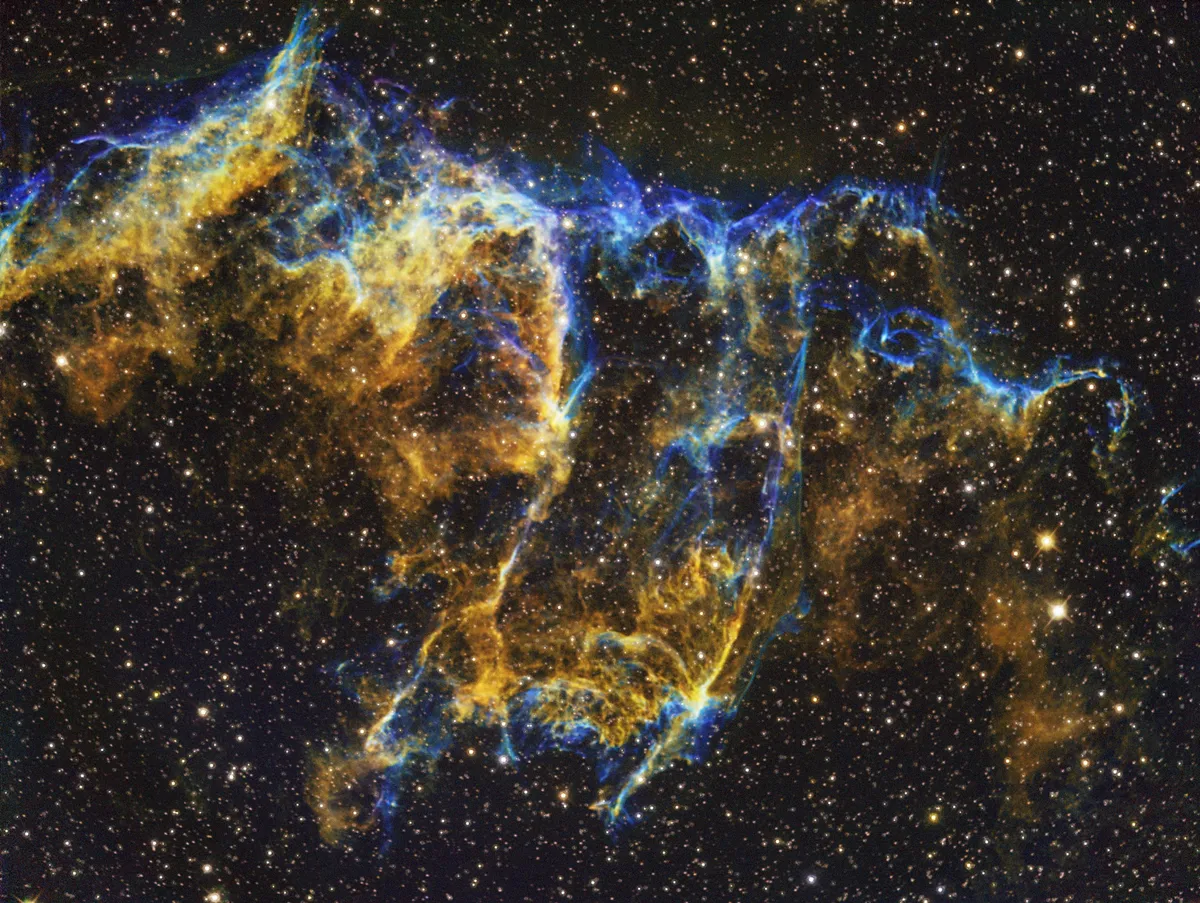 Network Nebula, Eastern Veil, Hubble Palette by Mark Griffith, Swindon, Wiltshire, UK. Equipment: Teleskop service 12