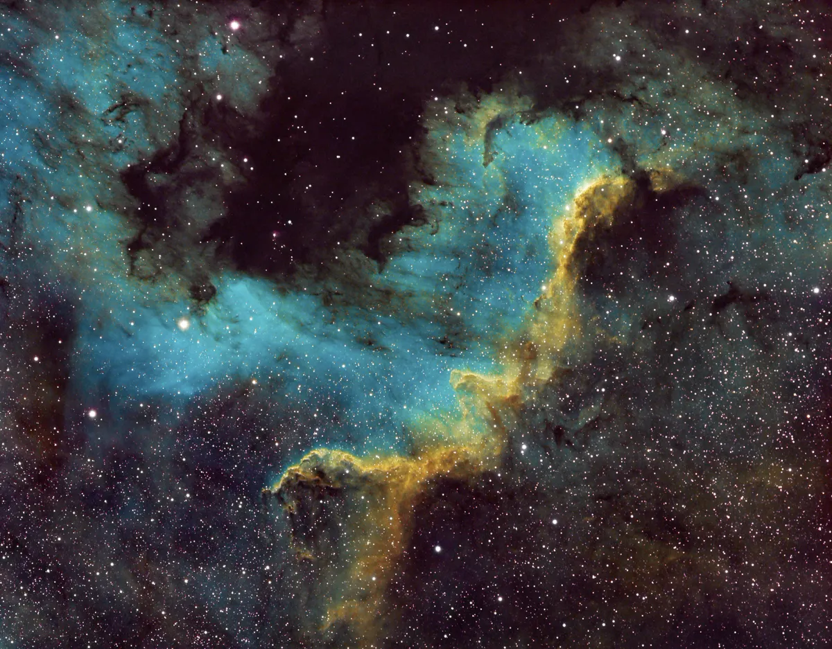 NGC 7000 The Cygnus Wall by Chris Heapy, Macclesfield, UK. Equipment: TeleVue NP127is, 0.8x reducer,Losmandy G11, Gemini L.4, Atik490EX, TeleVue Pronto, Lodestar
