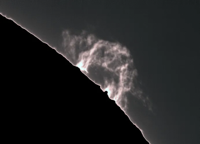 Solar prominence by Rafael, South Spain. Equipment: Lunt 80 BF1800, CCD QHY5-LII