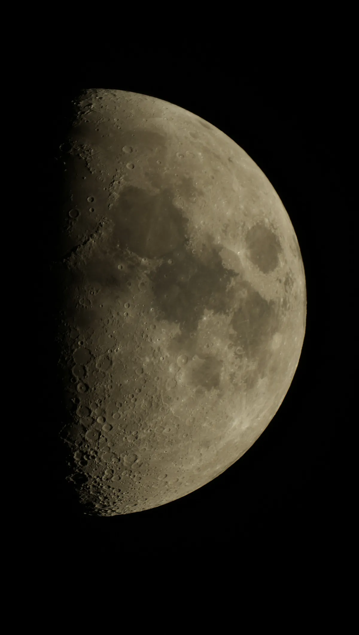 Stack the Moon by Guy Vermeeren, Schoten, Belgium. Equipment: Sony Alpha 58, Maksutov Orion 102mm