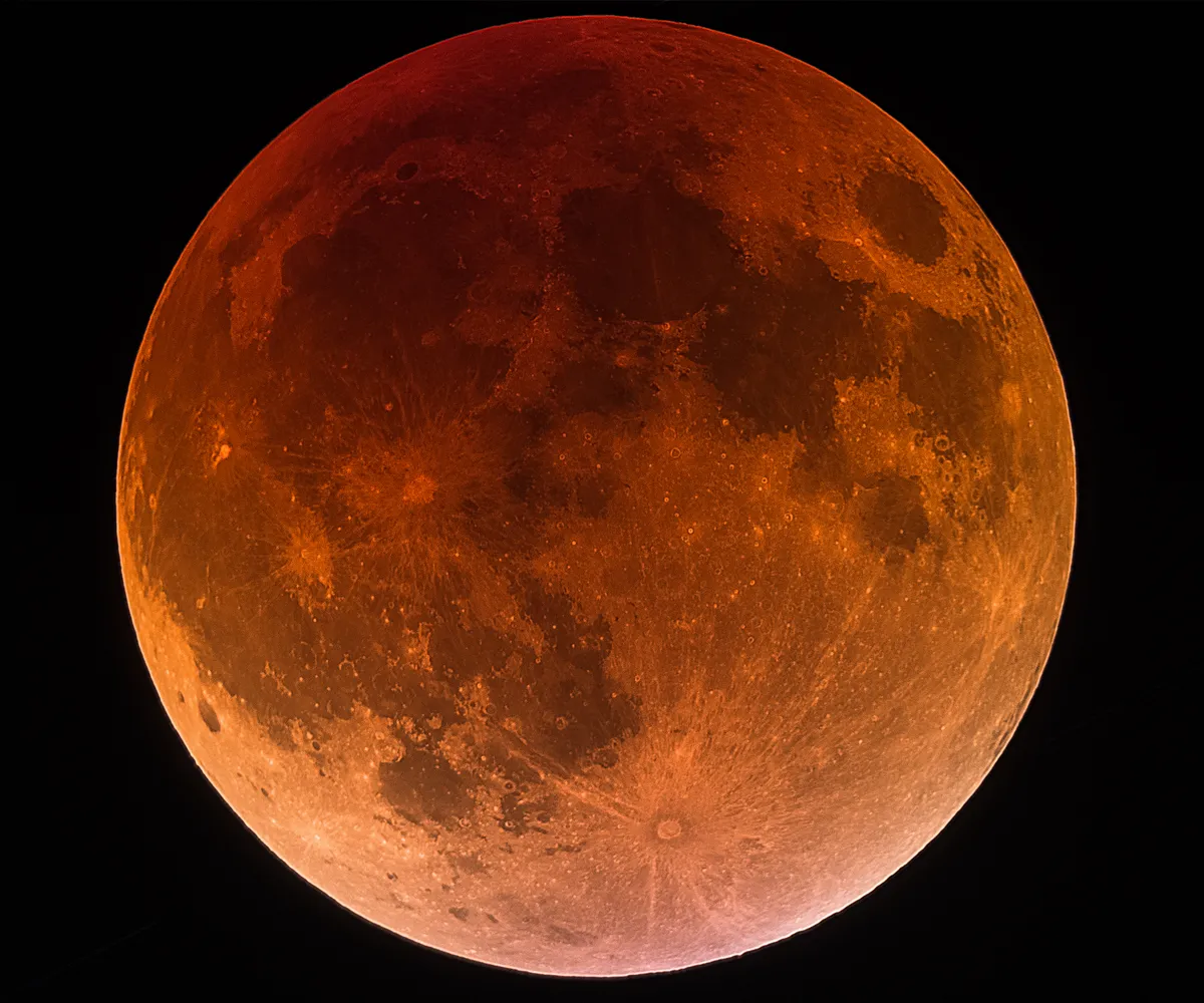 Lunar Eclipse (28/09/2015) by William Doyen, Lower Normandy, France.