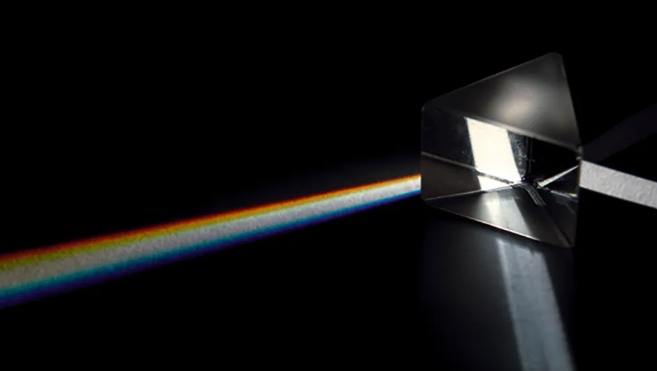 Splitting starlight into its colours - like a prism splittig white light - is called spectroscopy. Credit: Paul Whitfield/Maurice Gavin