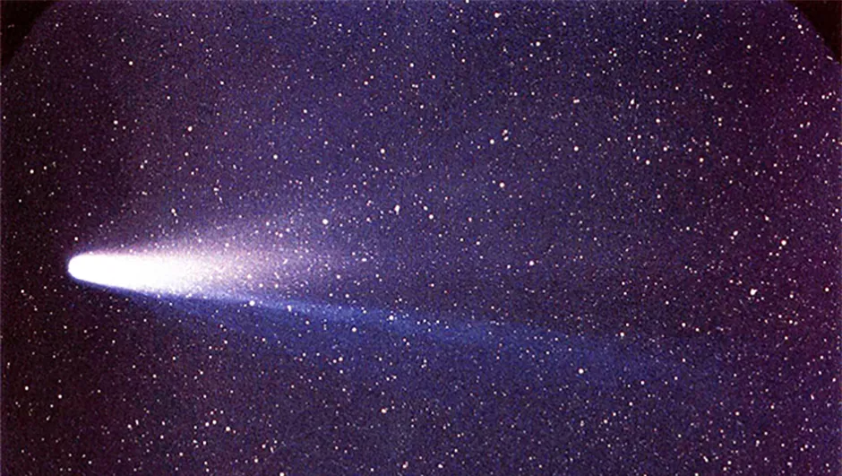 An image of Halley’s Comet taken on 8 March 1986 by W. Liller from Easter Island. Credit: NASA/W. Liller - NSSDC's Photo Gallery (NASA)