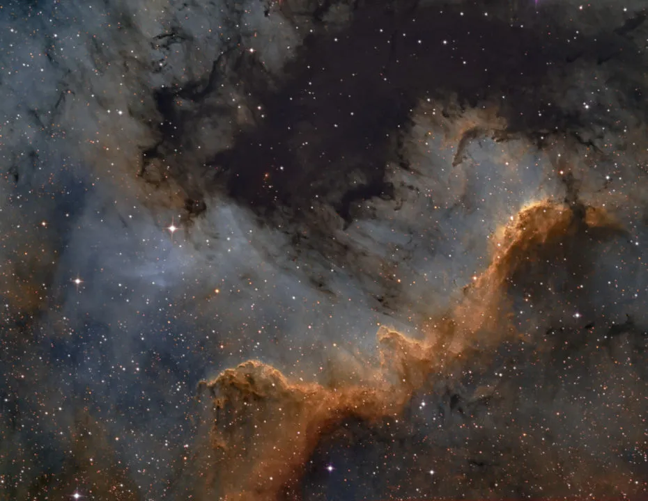 North America Nebula Simon Hudson, May 2019, Cornwall. Equipment: QHY9S CCD, Lacerta 200/800 reflector, Celestron CGX mount.