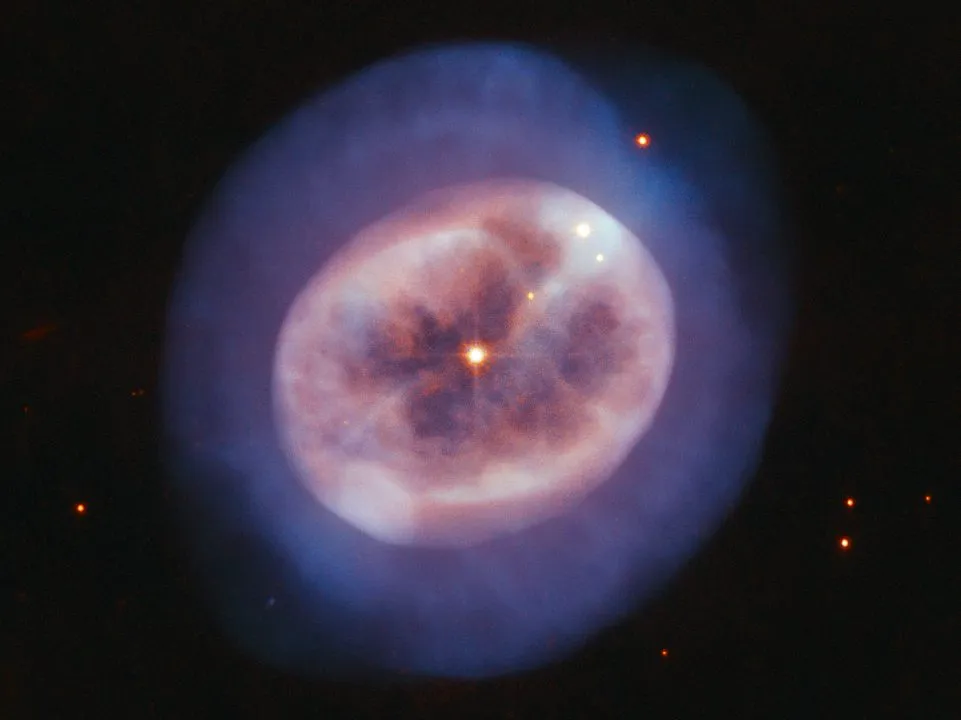 Planetary nebula NGC 2022. Credit: ESA/Hubble & NASA, R. Wade