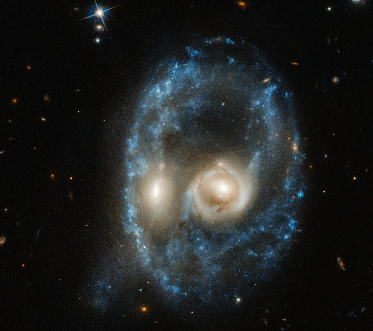 Galaxy merger Arp-Madore 2026-424 (AM 2026-424). Credit: NASA, ESA, and J. Dalcanton, B.F. Williams, and M. Durbin (University of Washington)