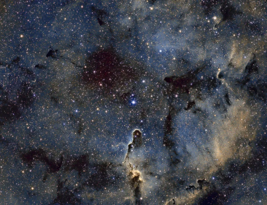 The Elephant’s Trunk Nebula Jack Sharp, Norfolk, April 2019 Equipment: ZWO ASI 1600MM-Pro mono camera, Altair Astro 70EDQ-R apo refractor, Sky-Watcher AZ-EQ6GT mount