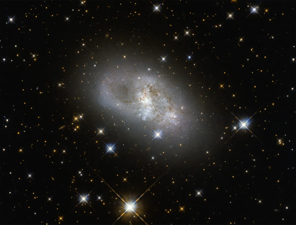 Galaxy IC 4653. Credit: ESA/Hubble & NASA, D. Rosario (CEA, Durham University)