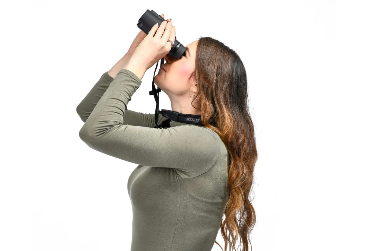 Opticron Imagic IS 12x30 binoculars review