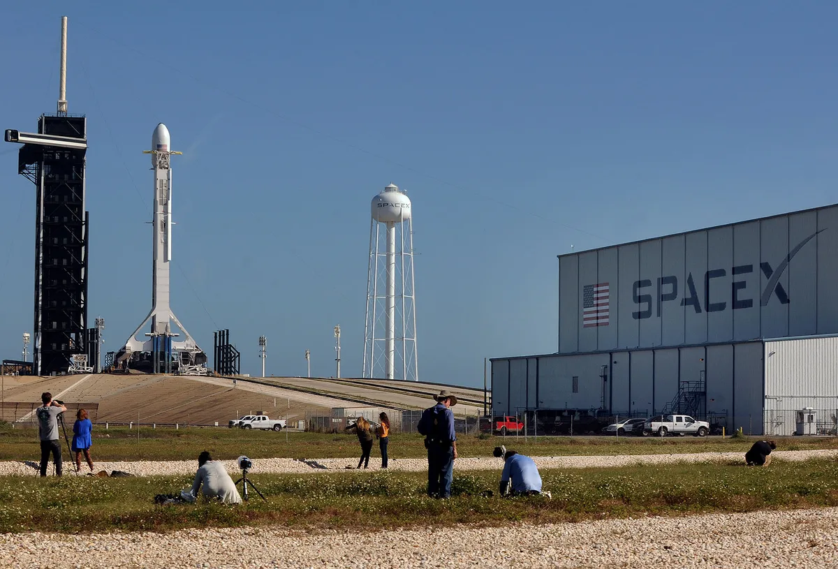 A SpaceX Falcon 9 rocket carrying the sixth batch of Starlink satellites stands ready for launch at Kennedy Space Centre, 14 March 2020. Credit: Paul Hennessy/NurPhoto via Getty Images