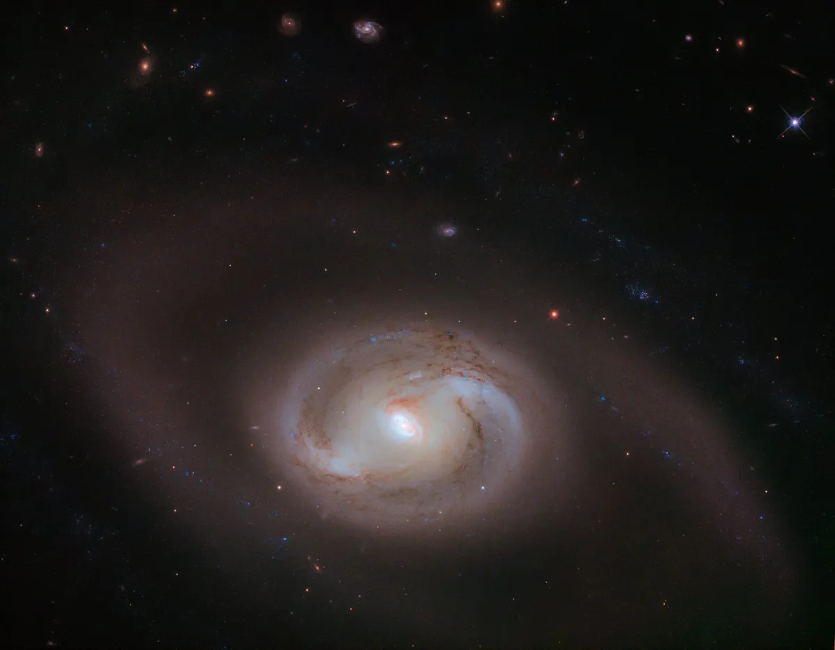 Spiral galaxy NGC 2273. Credit: Credit: ESA/Hubble & NASA, J. Greene