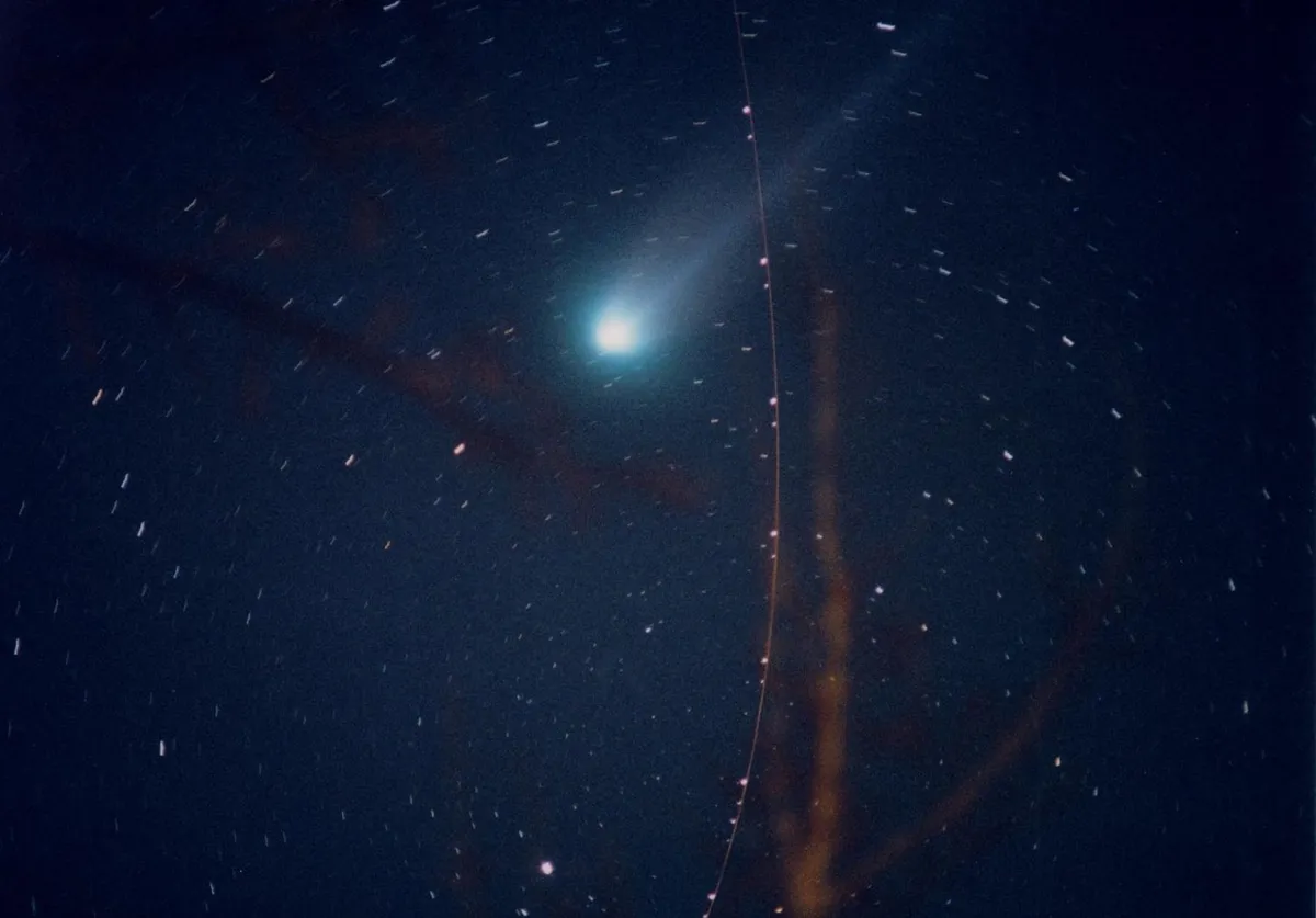Comet Hyakutake. Credit: andykazie / Getty Images