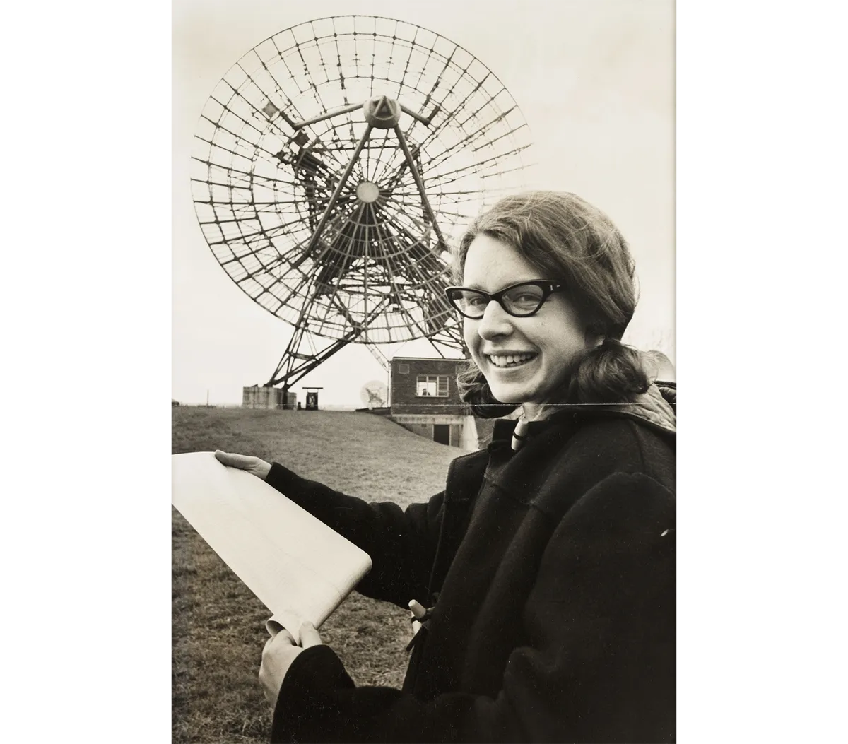 Jocelyn Bell Burnell pictured in 1968 at Mullard Radio Astronomy Observatory at Cambridge University, 1968. Credit: Daily Herald Archive/SSPL/Getty Images.