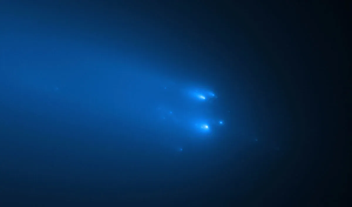 Hubble captures the break-up of comet C/2019 Y4 (ATLAS). Credit NASA, ESA, D. Jewitt (UCLA), Q. Ye (University of Maryland)