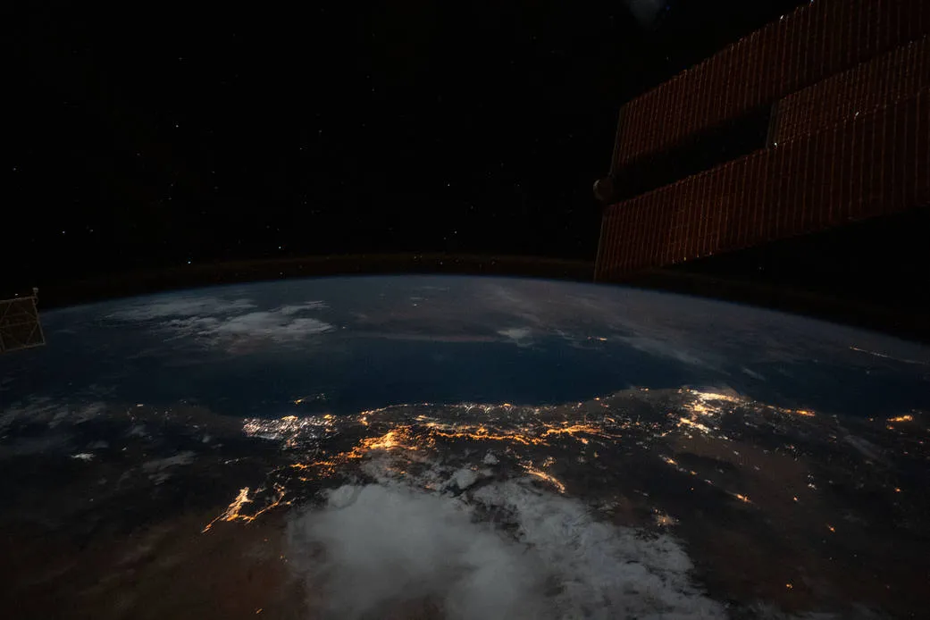 See if you can find the Great Wall of China in this ISS image - CNET