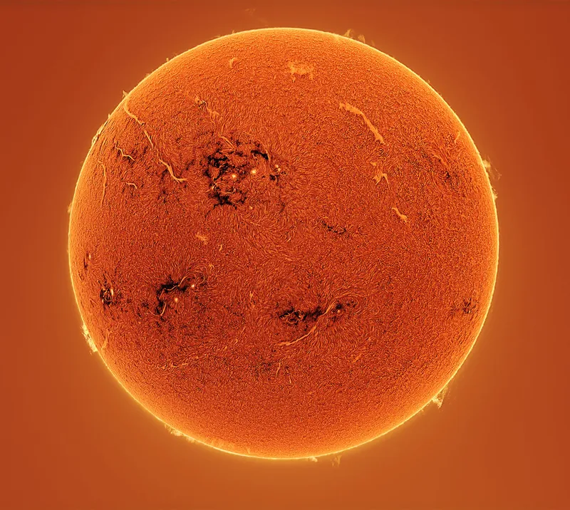 How to safely observe the Sun. Credit: Arturo Buenrostro, Dallas, Texas, USA, 24 November 2023