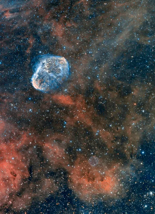 Crescent Nebula André van der Hoeven, Hendrik-Ido-Ambacht, Netherlands, 2016–2019. Equipment: QSI 583ws mono camera, TMB 92SS apo refractor, Sky-Watcher NEQ6 mount