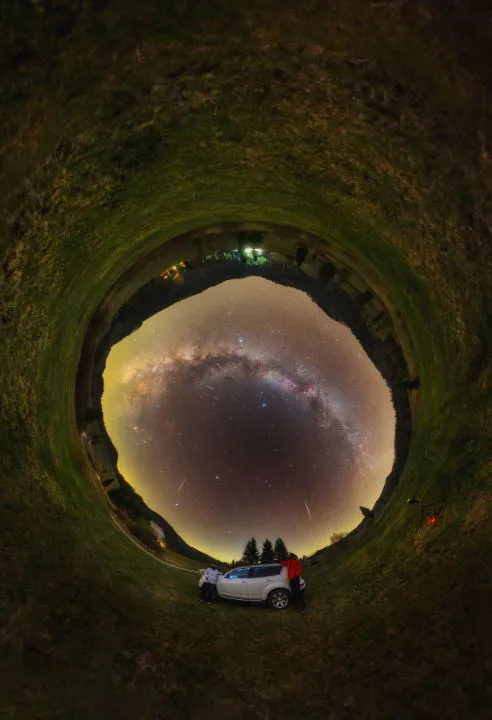 Lyrids, Milky Way & airglow Tomas Slovinsky, Zbojska, Slovakia, 21 April 2020. Equipment: Canon 6D DSLR, Sigma 28mm Art lens, Samyang 12mm lens, Sky-Watcher Star Adventurer mount