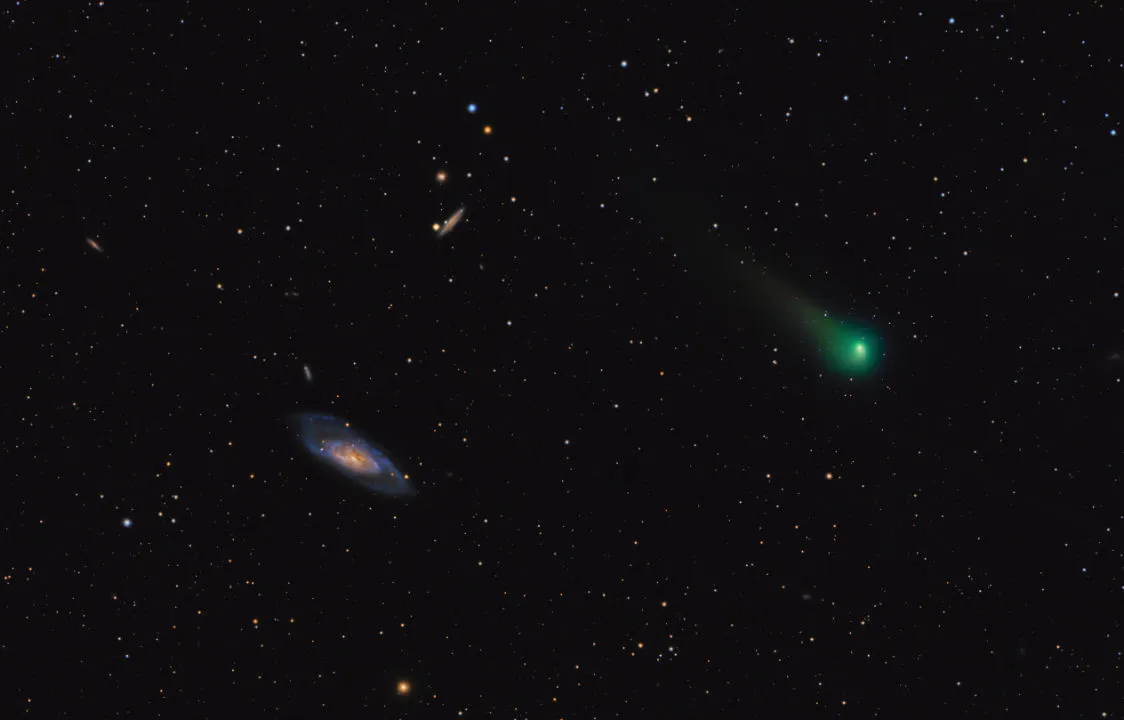 Comet C/2017 passing M106 Vivek Chari, Texas, USA, 24–25 June 2020. Equipment: Nikon D5300 DSLR, Stellarvue SV80 apo refractor, Sky-Watcher EQ6R Pro mount