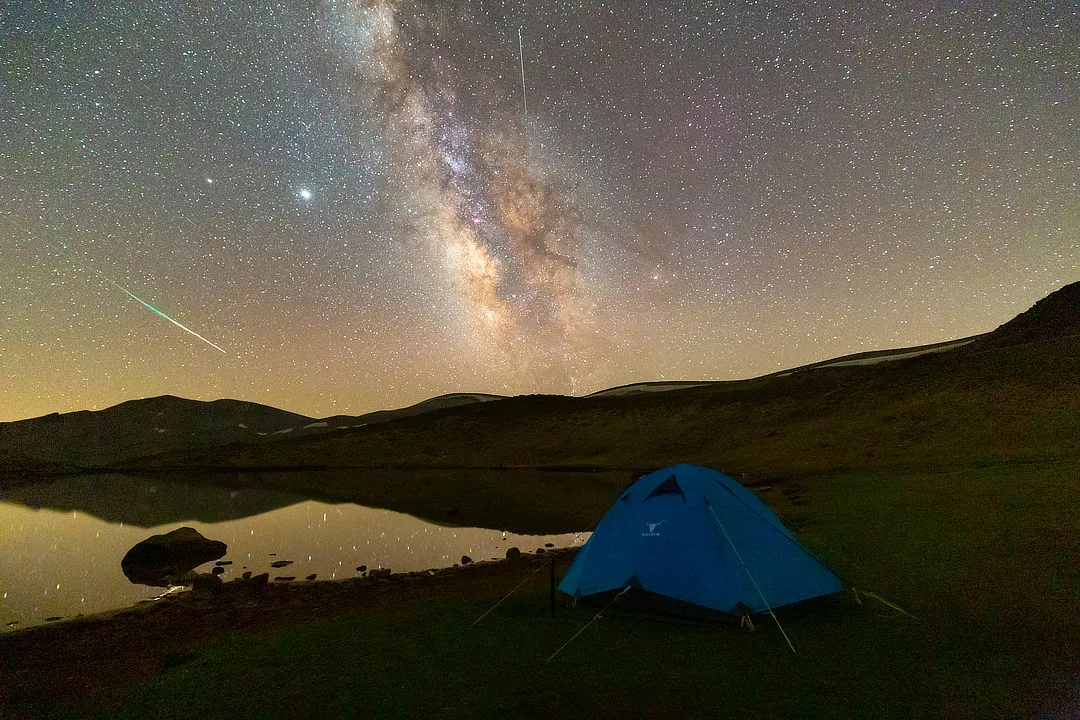 Perseid meteor shower Parisa Bajelan, Samad Gölı lake, Ardabil, Iran, 12 August 2020. Equipment: Canon 6D camera, 16–35mm Canon lens