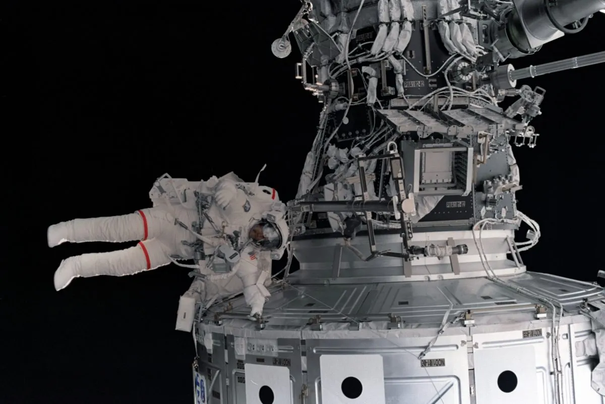 NASA astronaut Jeff Williams conducts a spacewalk on the ISS during mission STS-101, one of many missions dedicated to the supply and construction of the uncrewed Space Station. Credit: NASA