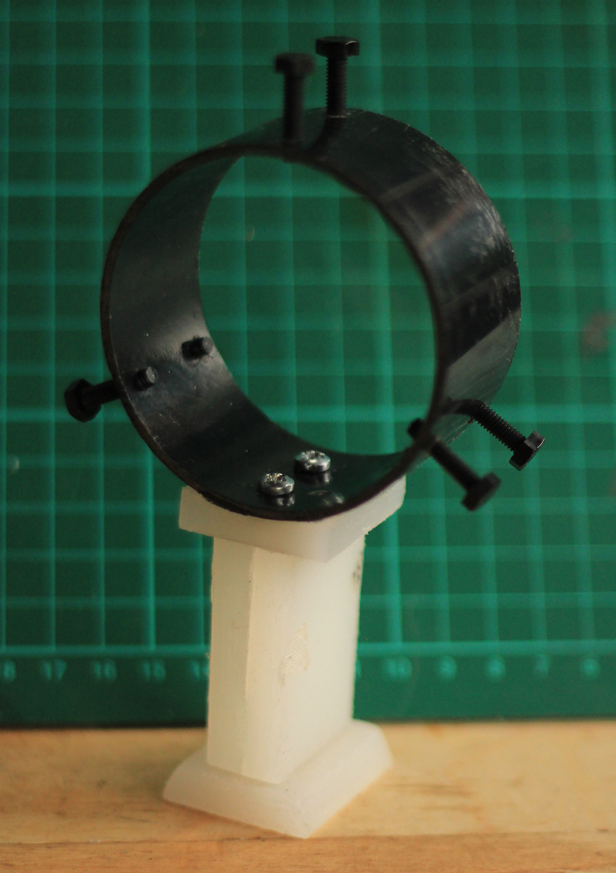 Build a guidescope using an old camera lens