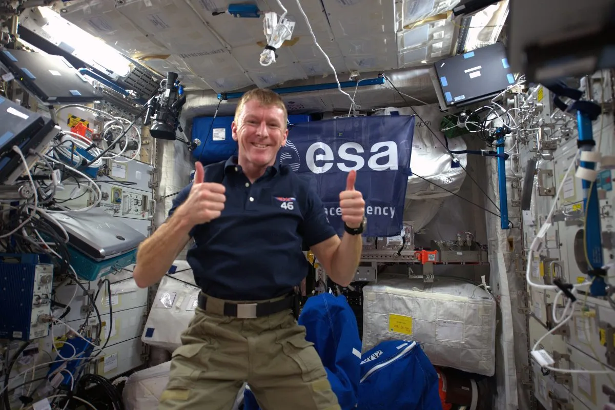 Uk astronaut Tim Peake gives the thumbs up onboard the International Space Station. Credit: ESA/NASA