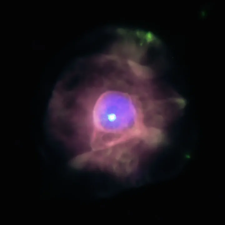 A bubble of ultra-hot gas in the middle of planetary nebula IC 4593 CHANDRA X-RAY OBSERVATORY/HUBBLE SPACE TELESCOPE, 12 NOVEMBER 2020. Credit: X-ray: NASA/CXC/UNAM/J. Toalá et al.; Optical: NASA/STScI