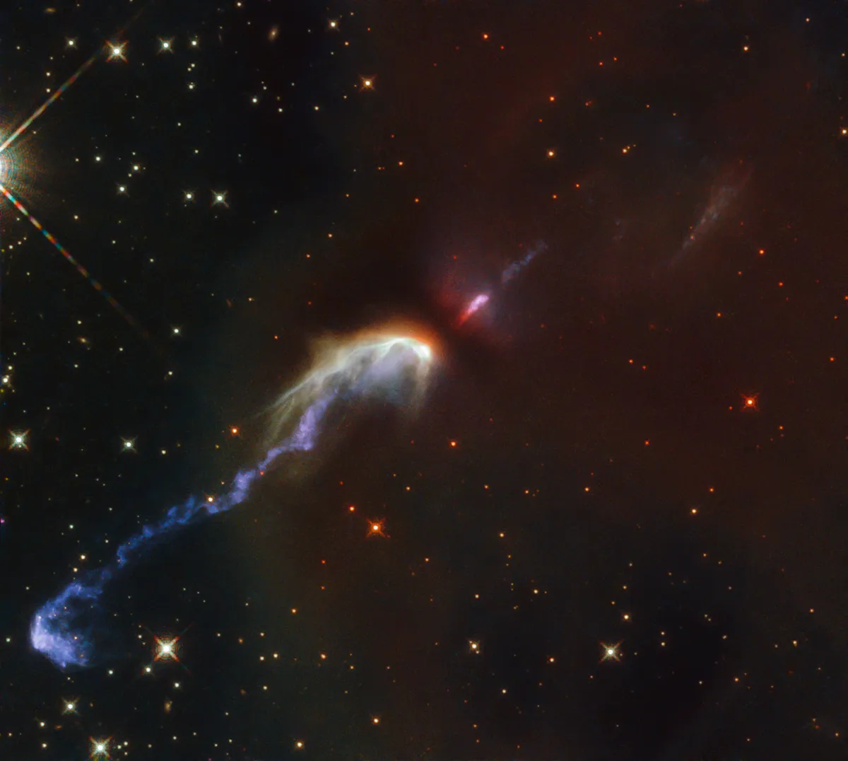 Two Herbig-Haro objects can be seen in this Hubble Space Telescope image, catalogued as HH46 and HH47. Credit: ESA/Hubble & NASA, B. Nisini