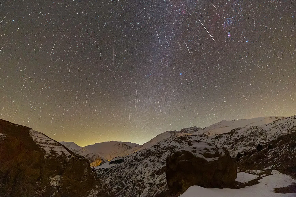 Geminids meteor shower Parisa Bajelan, Alamut Valley, Alborz, Iran, 14 December 2020. Equipment: Canon 6D DSLR (modified), Canon 16–35mm lens, Manfrotto MT190CXPRO4 tripod