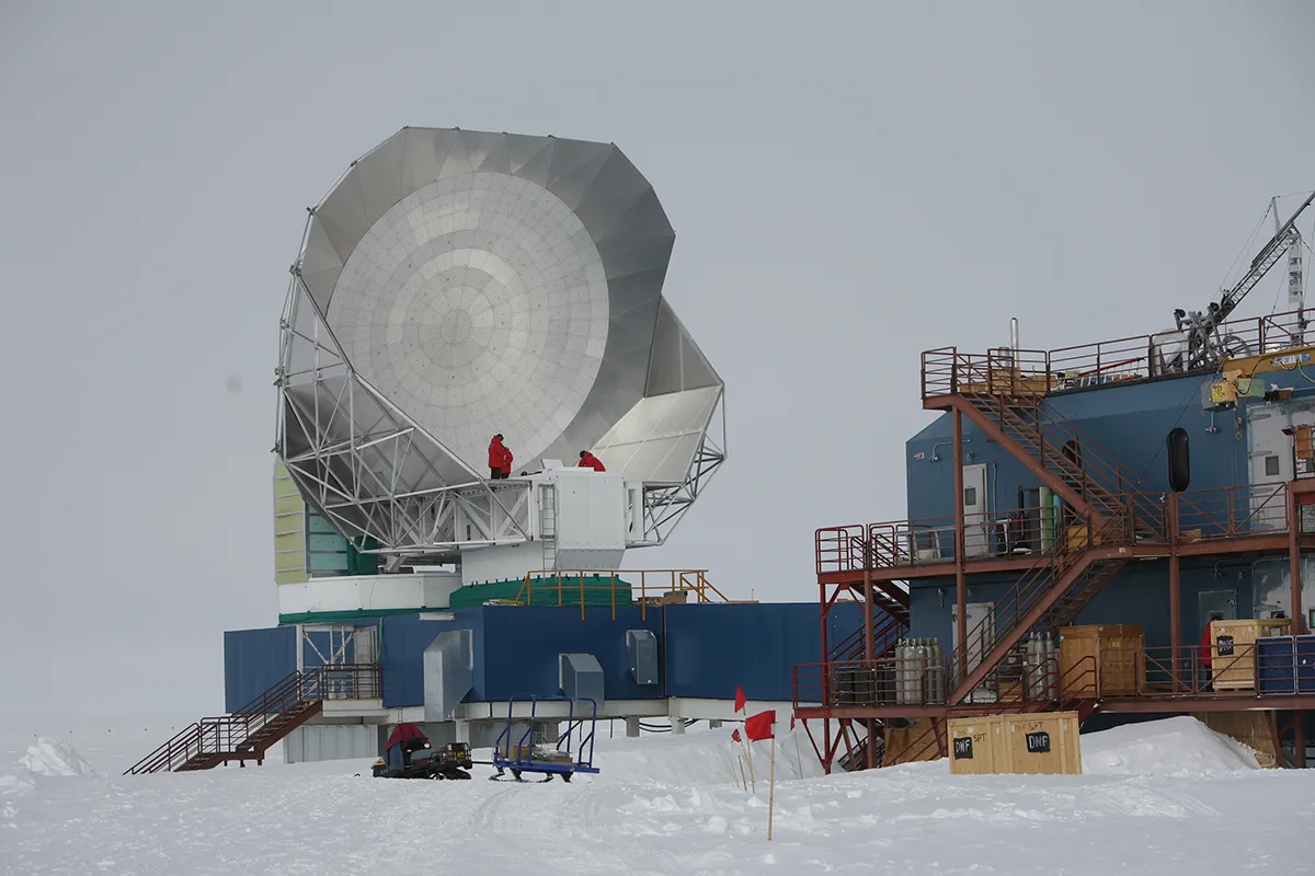 The South Pole Telescope, part of the Event Horizon Telescope array, during preparations in January 2017. Credit: Michalik / South Pole Telescope.